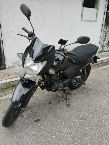 VENDO ESTA MOTO ANO 2024