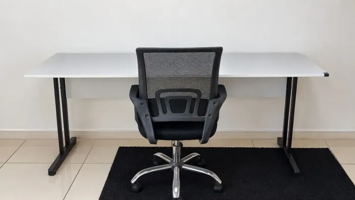 Mesa Escritório com Cadeira