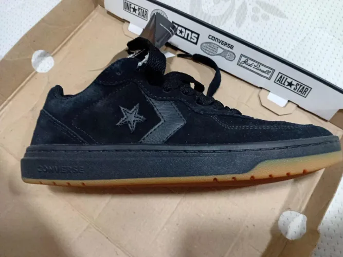 TEM S ALL STAR CONVERSE RIVAL V2