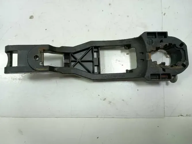 Suporte Maçaneta Traseira Esq 2015/2016 Volkswagen Fox (usa