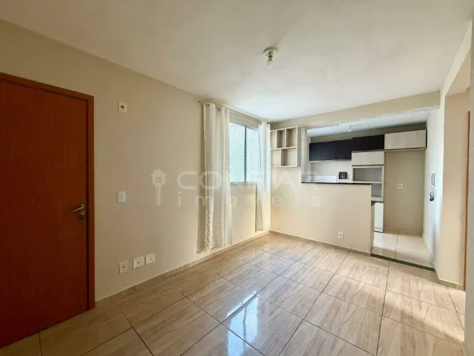 Apartamento com 2 quartos para locação no Adhemar Garcia por R$1.500,00 + TAXAS