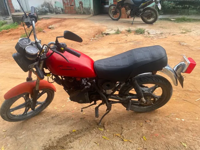Suzuki intrunder 125