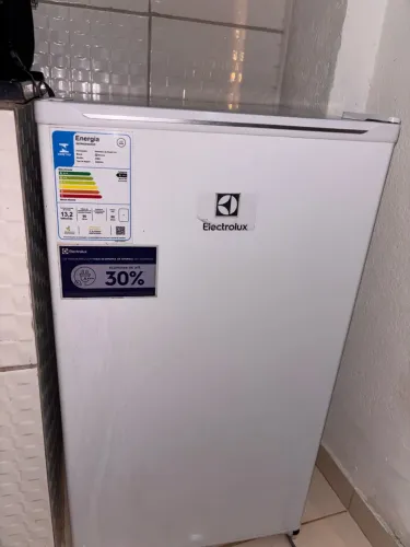 Frigobar Electrolux 90L Branco Efficient com Controle de Temperatura EM90