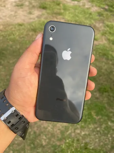 iPhone XR 64g black impecável confira !!!