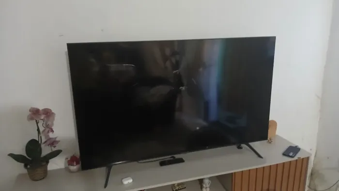 Duas TV quebradas com controle original