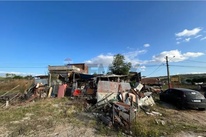TERRENO ÁS MARGENS DA BR 423