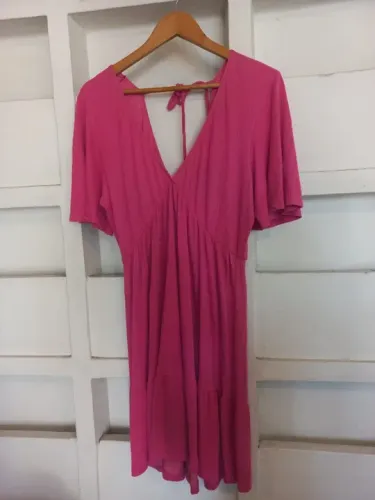 Vestido Curto Rosa com Decote TAM GG