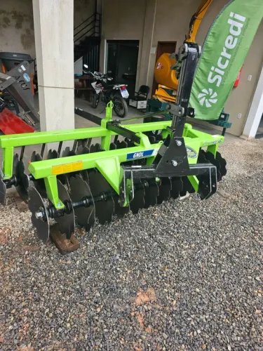 Grade niveladora 28x20 para trator 