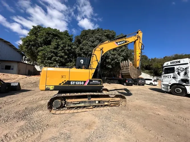 Escavadeira Sany SY135 2022 Impecável 