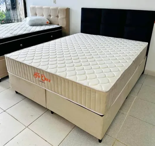 CAMA BOX QUEEN DE MOLAS ENSACADAS 