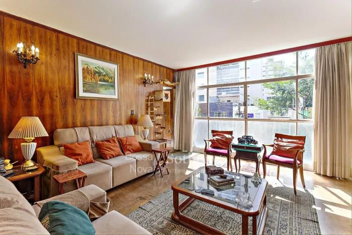Apartamento em prédio icônico com projeto de Victor Reif próximo ao Shopping Higienópolis