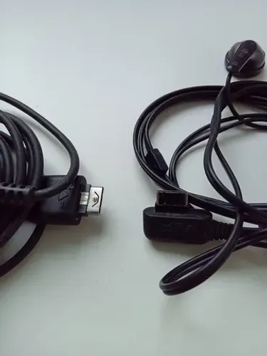 Carregador e fone LG
