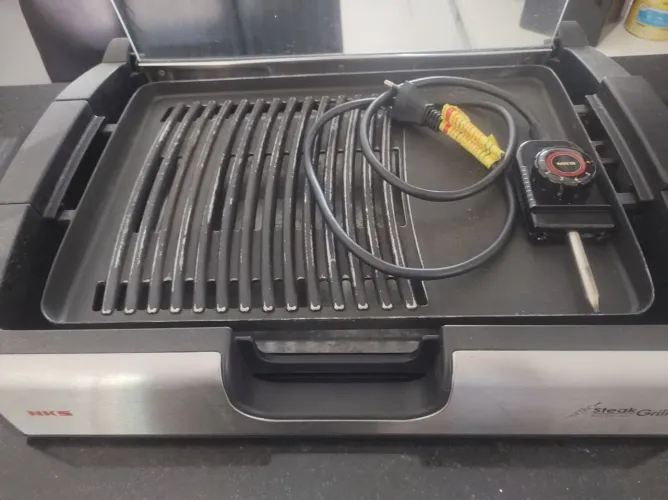 Grill Elétrico para churrasco, hambúrguer, etc