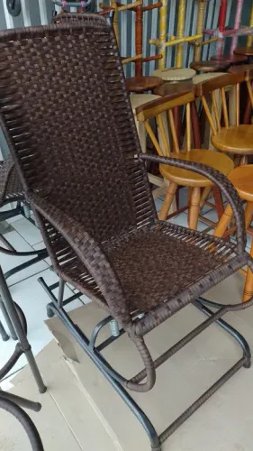 Cadeira balanço novas com molas 