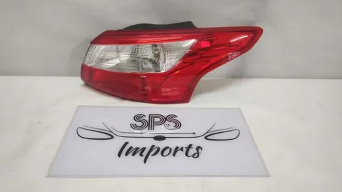 Lanterna Direita Ford Focus Sedan 2014 A 2016 Depo