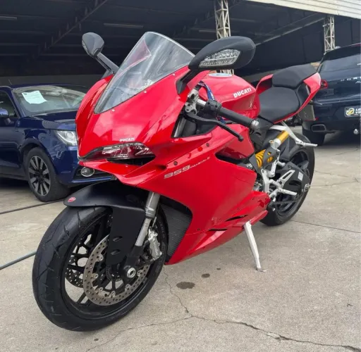 Ducati 959 Panigale, DNA de Moto GP, mas feita para as ruas.