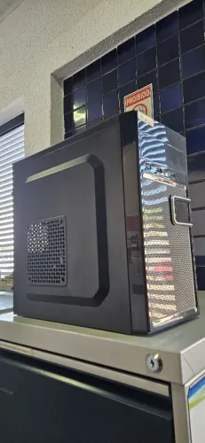 01 gabinete computador Desktop - Ótimo Desempenho!