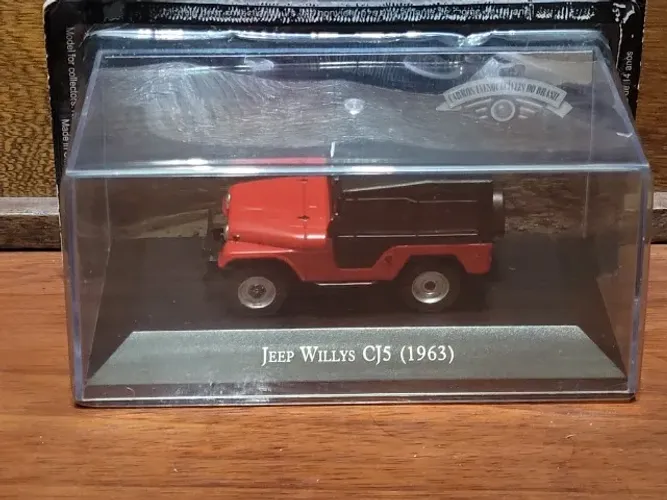 Jeep Willys CJ5 1963 - Coleção Carros Inesquecíveis do Brasil - Carrinho Miniatura 1/43