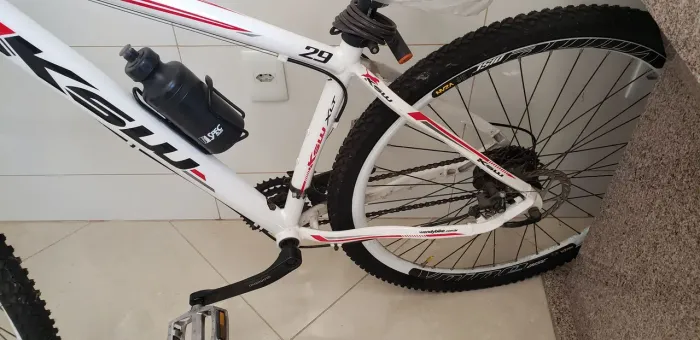 Vendo bicicleta completa com capacete