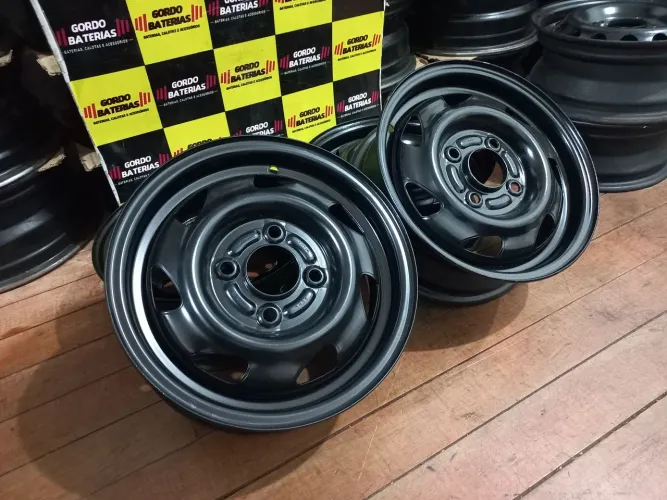Jogo de roda aro 13 Ford ka Fiesta Escort Courier Logus. R$449,00 o jogo. Disk entrega
