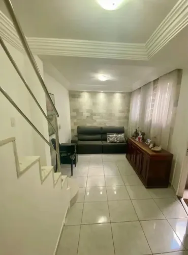 VENDE-SE CASA NO BAIRRO COLEGIO BATISTA - PRIMOR IMÓVEIS BH