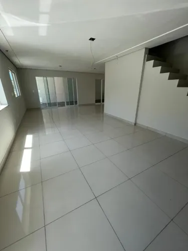Casa com três suítes na Lagoa Redonda - 182m²
