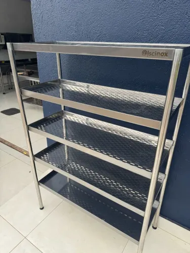Estante para copos em aço inox .