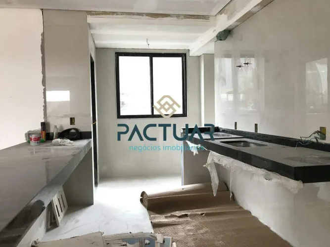 Área privativa à venda no Bairro Palmeiras  prédio novo com elevador