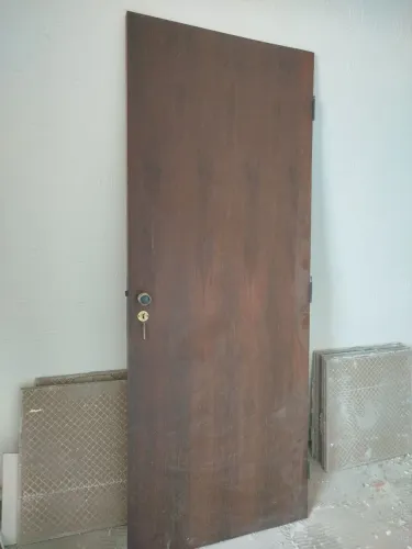 Porta de madeira com batente , 2,10 x 0,90