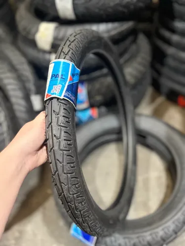 Pneu dianteiro moto 80/100/18 com câmara de ar 