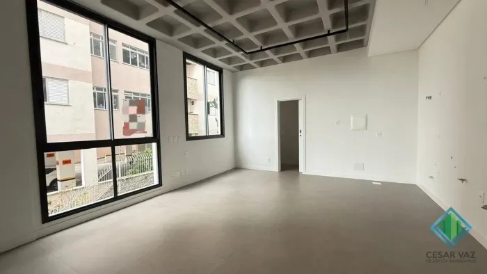 Studio em excelente localização, próximo a UFSC, no bairro Pantanal