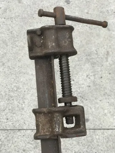 GRAMPO SARGENTO DE FERRO PARA MARCENARIA 