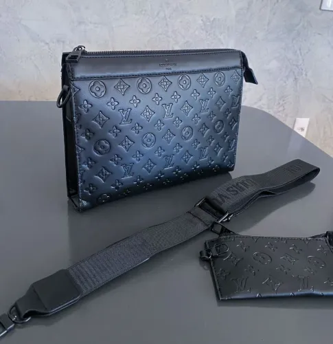 Bolsa Louis Vuitton Couro