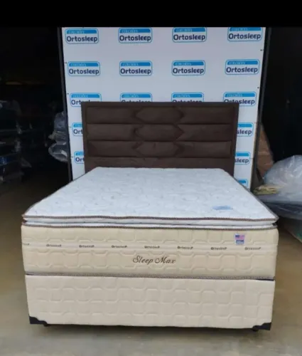Cama casal com cabeceira