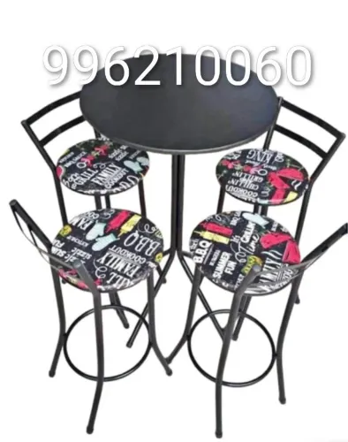 Mesa bistrô com 4 banquetas