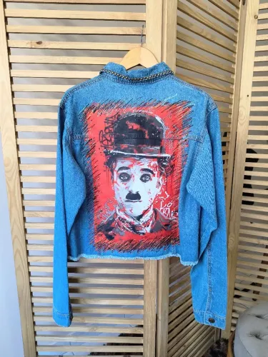 Jaqueta jeans customizada Charlie Chaplin tamanho G
