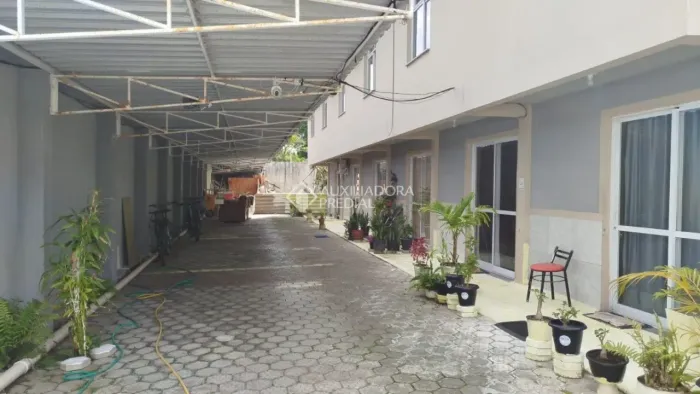Pousada à venda contendo 6 lofts de 62 m² cada, no coração do Campeche