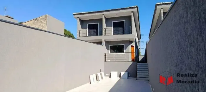 Casa com 3 suítes quintal em condomínio Cotia