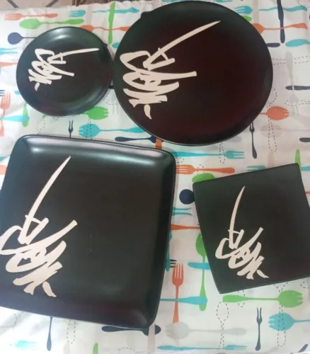 Vendo pratos de cerâmica para suchi novos