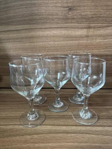 05 taças de vinho com 15cm