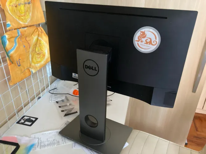 Monitor Dell, 21,5 polegadas.