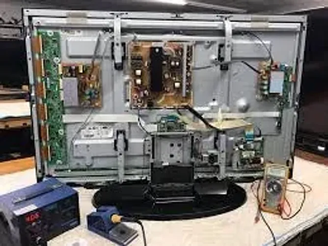 Eletrônica Vintage - manutenção TVs, Som, amplificador, tocafita, vídeo k7 com gênio João