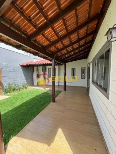 Casa para Locação em Uberlândia, Jardim Inconfidência, 3 dormitórios, 1 suíte, 2 banheiros