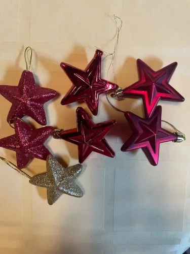 7 estrelinhas para árvore de Natal, R$2,00 a unidade 