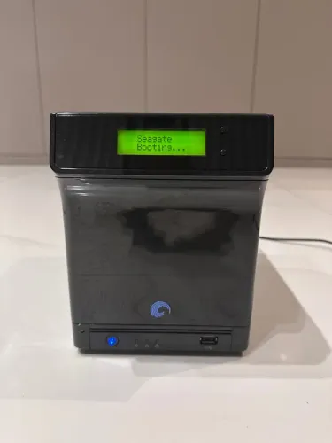 Nas Seagate BlackArmor RAID 400 - 4 Baias de HD para Até 16 TB