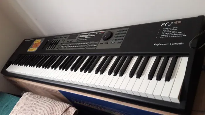 Teclado piano Kurzweil PC 2X em excelente estado