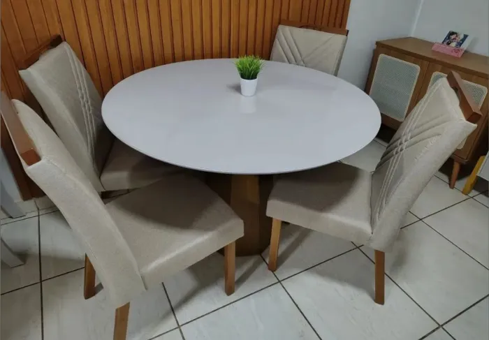 Mesa de jantar redonda 120 diâmetro 4 lugares