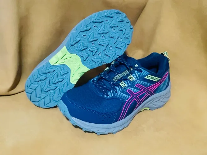 Tênis feminino trilha