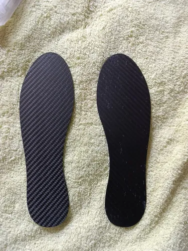 Palmilha de fibra de carbono