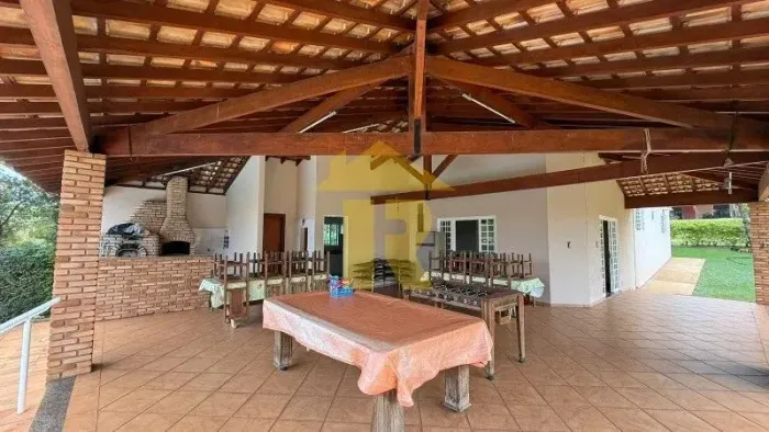 Imperdível Casa em Condomínio à Venda em Fronteira-MG - 4 Quartos, 3 Salas, 2 Banheiros, 1